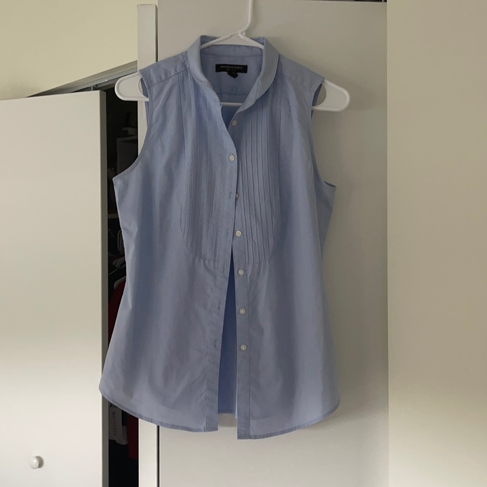 Banana Republic sleeveless Riley shirt